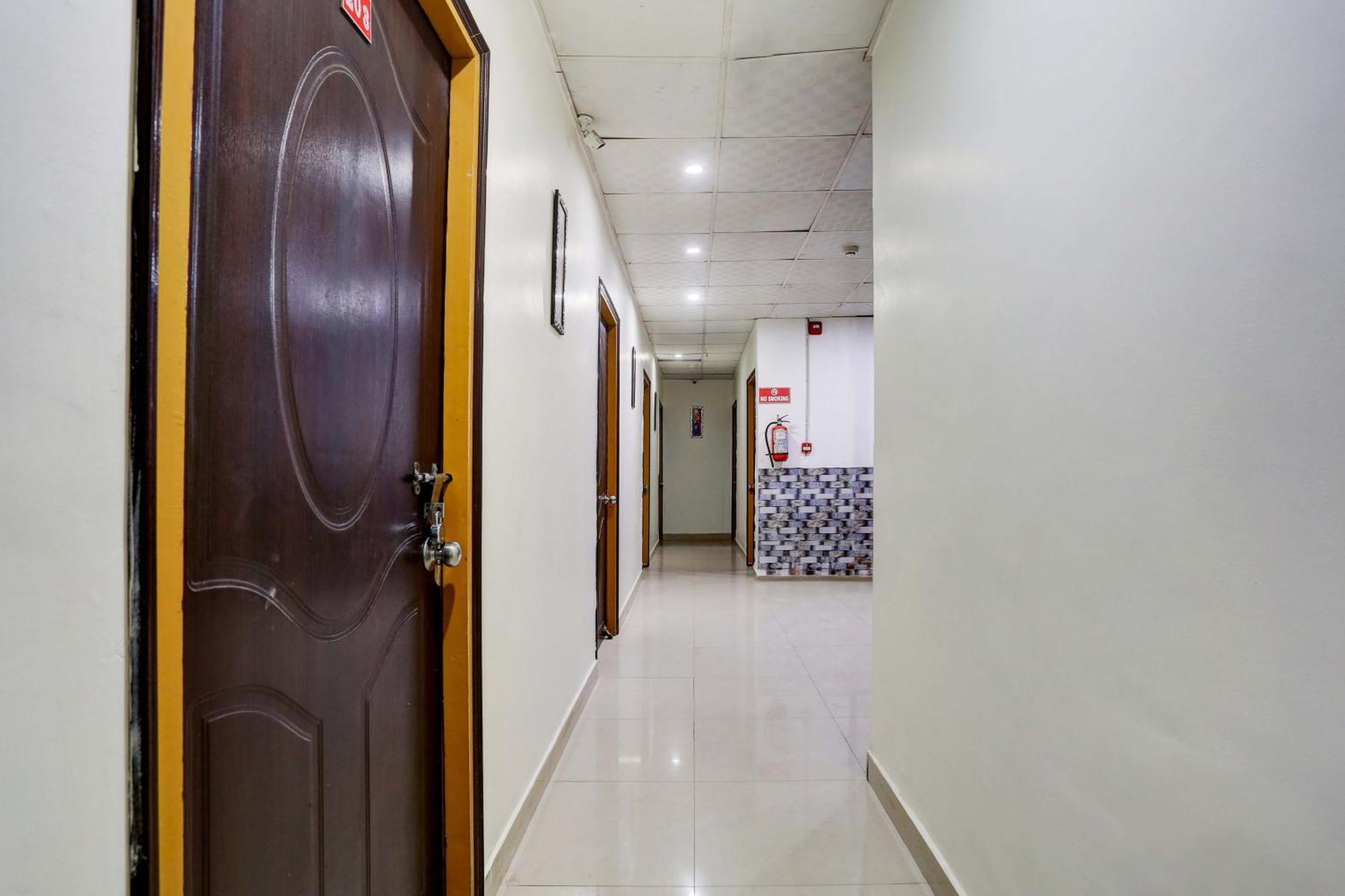 Collection O Hotel Moon Light Lucknow Exterior foto